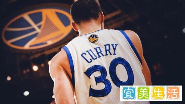 现役超巨进NBA前模板是谁？詹姆斯杜兰特完成超越，库里没有模板