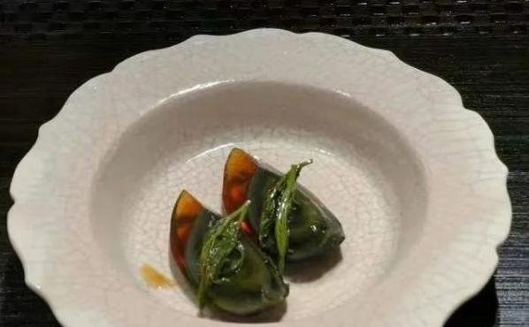 上海一中餐厅被指人均两千吃不饱