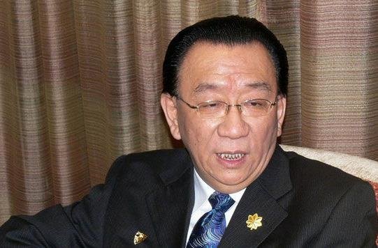 侯耀华发声明澄清捐款30元传闻,你怎么看待这次老艺术家口碑崩塌的事件?