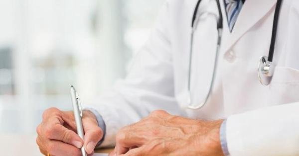 患肺癌被泡在水里1分钟，声称能治疗癌症，病急不要乱投医