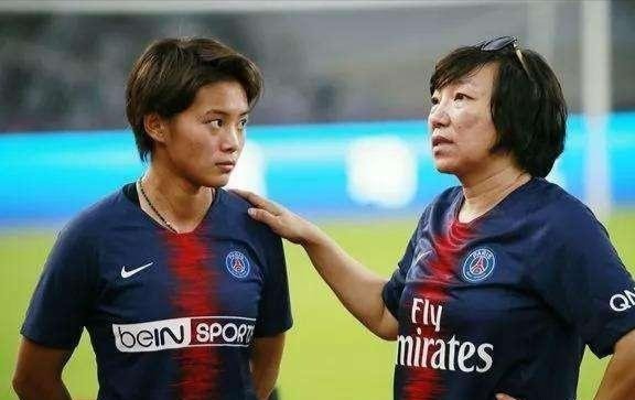 里昂女足欧冠5连冠,曾经还获得过哪些奖项?