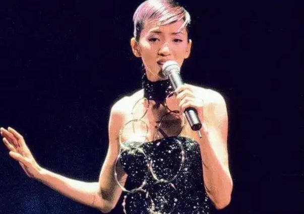 梅艳芳当年为何不治疗癌症？