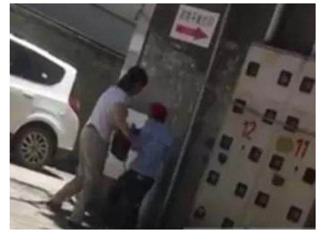 9秒揍儿子8拳是教育的缺失还是另有隐情?