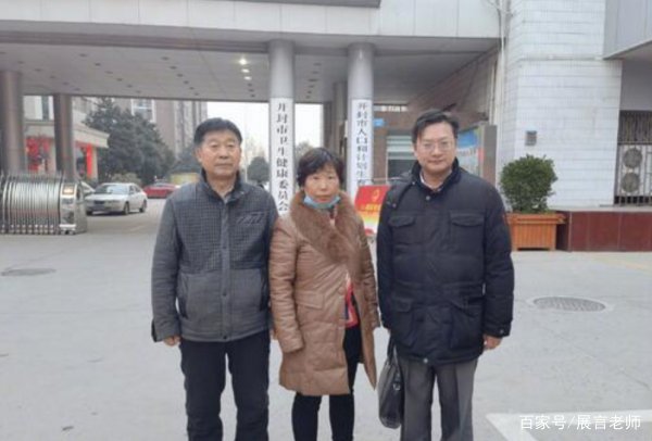 错换人生28年小伙生母撤诉，一番周折后为何最终选择撤诉？