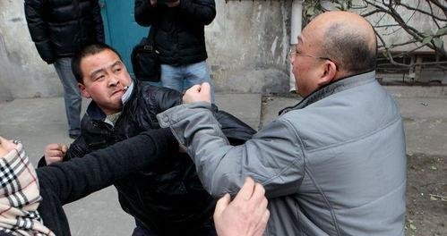 11年前的“药家鑫事件”，死刑受舆论影响？后续20万该不该给？