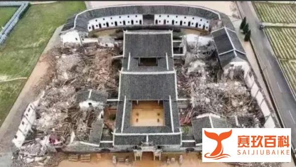 福建龙岩一家六口寺庙躲雨全部遇难，引起广泛关注和反思