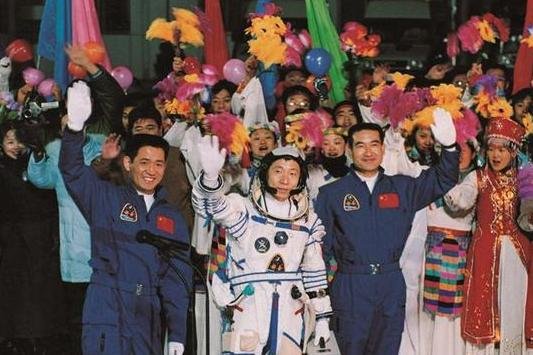 杨利伟当年在太空中，听到了不可能听到的声音，真相是什么？