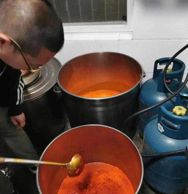 火锅店使用“地沟油”被判赔千万上热搜,