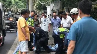 上海一男子街头持刀伤人,引发冲突的主要原因是什么?