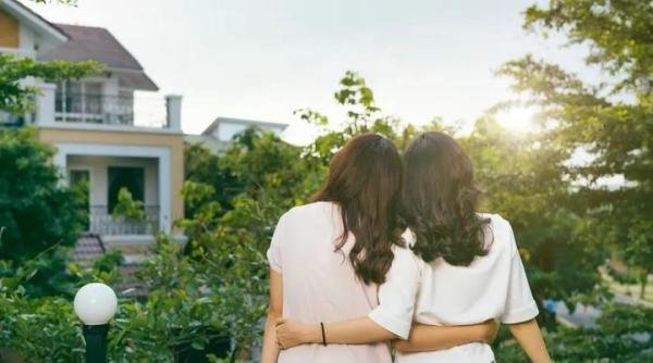 温州某中学老师网课中曝光露骨色情聊天记录,学校紧急通报处理结果