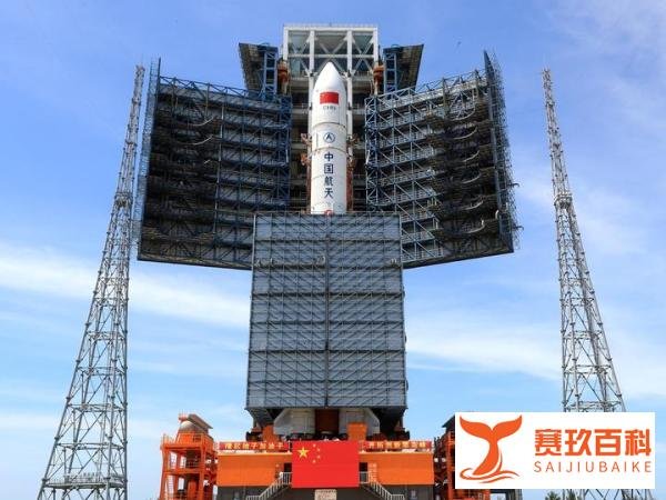 航天史上的今天 长五遥二火箭垂直转运 长征七号缩比返回舱返回