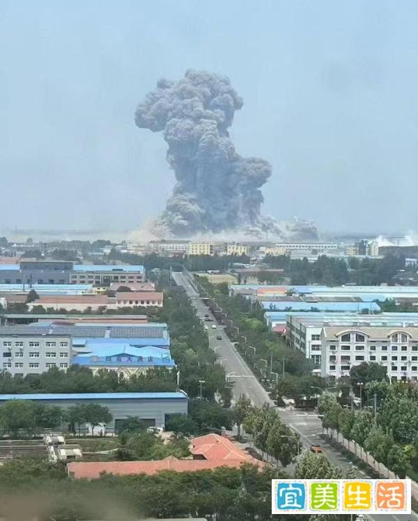 山东一化工厂爆炸画面流出，人员撤离15公里，亲历者发声