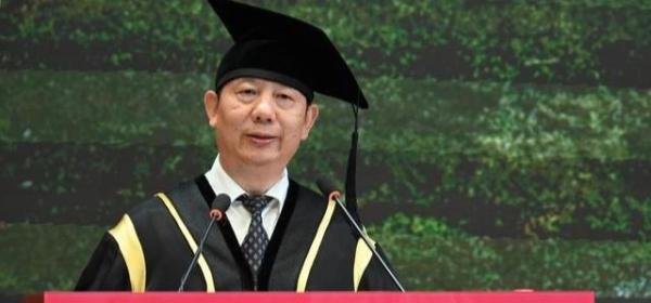 深大校长毕业寄语:不喝鸡汤,不诉离殇,破解理想与现实的迷局