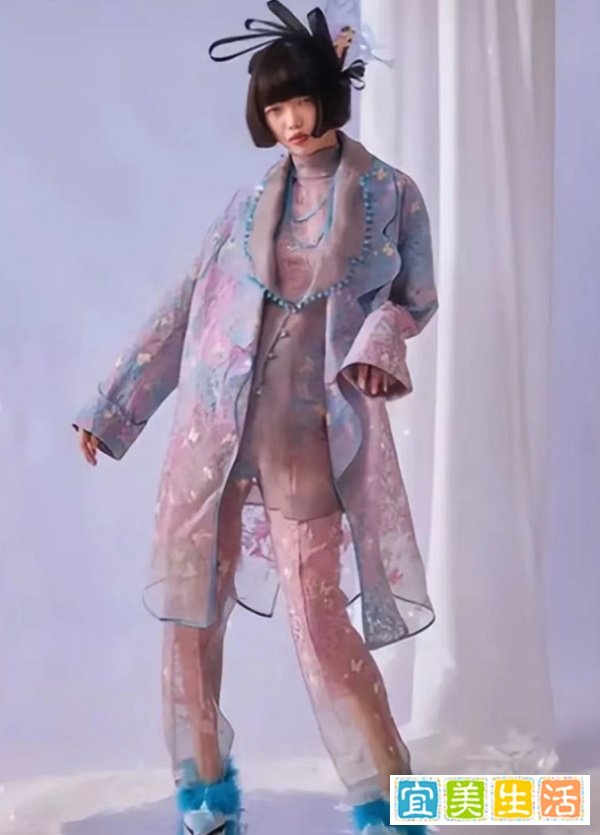 “眯眯眼”重出江湖,清华美院毕业设计遭吐槽,却被回怼不懂审美