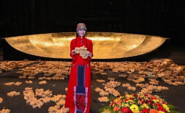 61岁杨丽萍，出道40年没胖过，直言：减肥只有一个方法