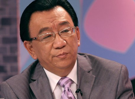 侯耀华发声明澄清捐款30元传闻,你怎么看待这次老艺术家口碑崩塌的事件?