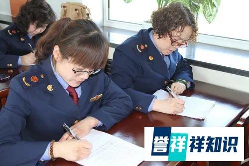 公职人员被儿子举报出轨朋友妻子，官方：涉事人已停职，正在调查
