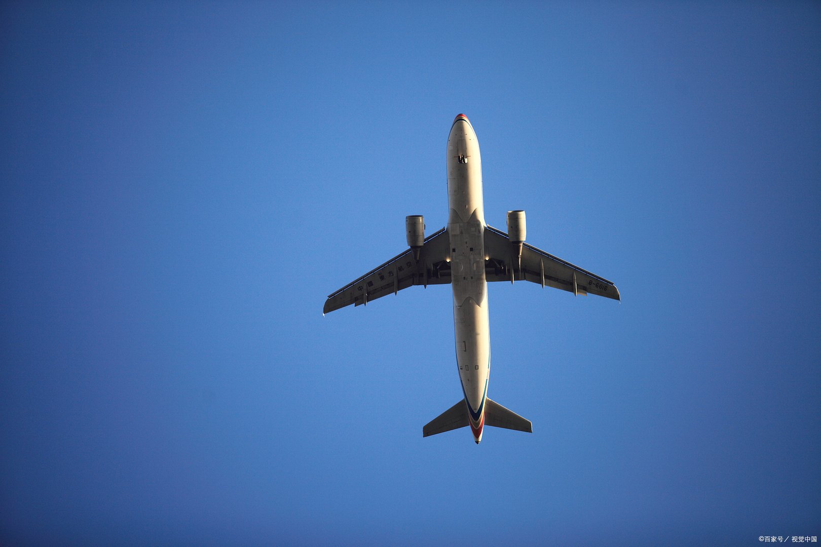 东航空难搜救现场家属呼喊“接你回家” ,你对这一幕有何感触?