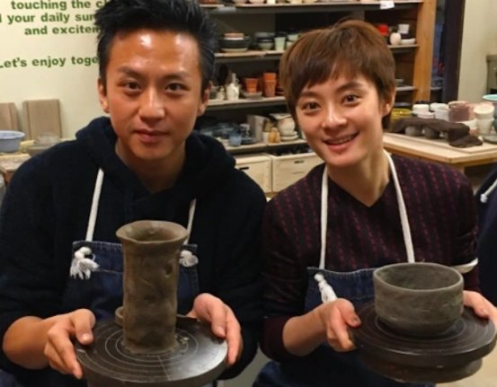 孙俪邓超看到女儿哭的不同反应,他俩人的处理方式有何不同?