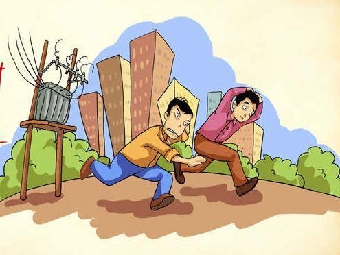 云南一家十多口人刚逃出房子就塌了,屋里的钱财是否带出来了?