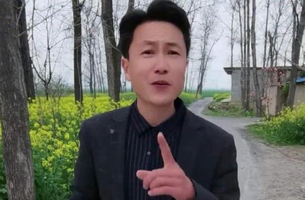 抖音老年顶流,千万粉丝主播秀才账号被封上热搜,伤了大妈们的心