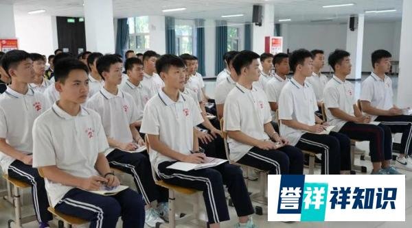 空军招飞局北京选拔中心在沧州英华校园开展2024年招飞宣传活动