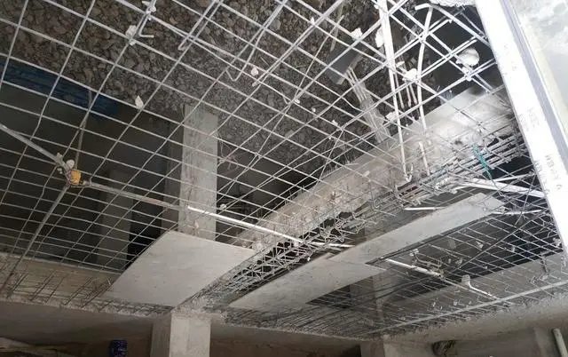 嘉兴地下车库施工钻头打穿一楼地面，施工打穿楼板该怎么处理？