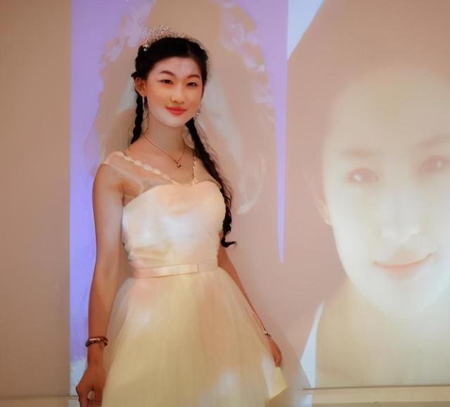 未老先衰,19岁少女花费百万高仿刘亦菲,你怎么看?