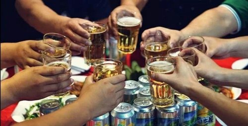 张若昀被反锁阳台一嗓子喊到前台,张若昀是如何被反锁的?