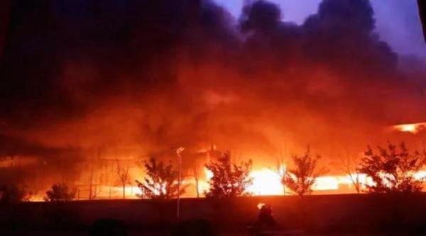 河南38死火灾最新:涉事公司2021年无人参保,遇难者家属悲痛发声
