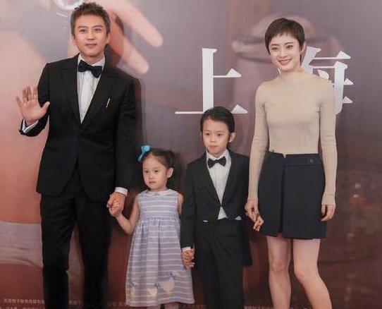 孙俪邓超看到女儿哭的不同反应,他俩人的处理方式有何不同?