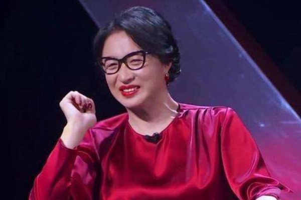 金星再次发文喊话江苏卫视,她们之间都有什么恩怨?