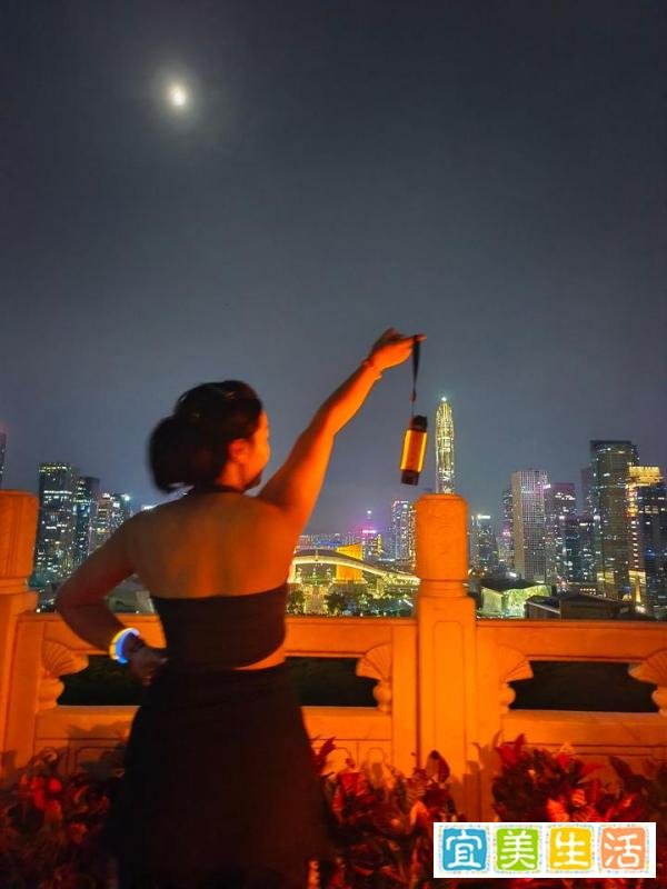 五五户外:莲花山夜徒 深圳户外徒步 与城市的一次温柔对话