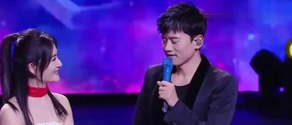 李承铉参加张杰谢娜婚礼晕倒了