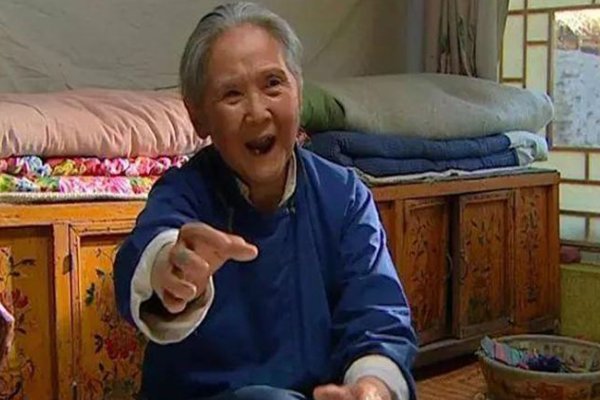 小花奶奶鲁园去世，她究竟是因何离世？