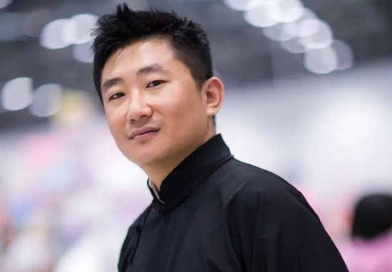 德云社翻车，人民网狠批陈霄华事件，郭德纲是怎么回应的？
