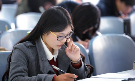 大一新生有考四六级的限制吗？不考四级能考六级吗？
