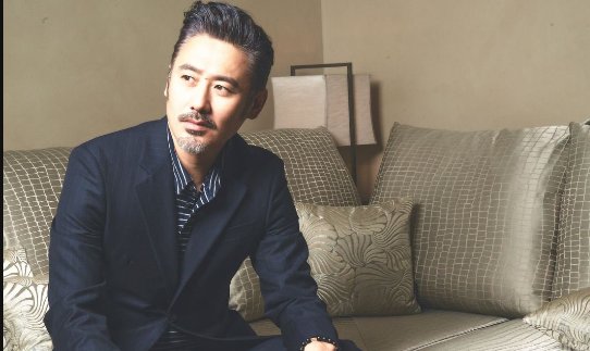 吴秀波否认复出,在横店拍到的那位,只是跟他长得像而已?