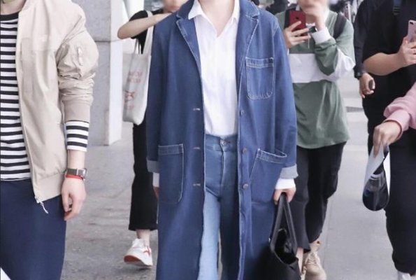 衬衫外面搭什么外套好