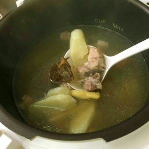 竹芋煲汤的做法