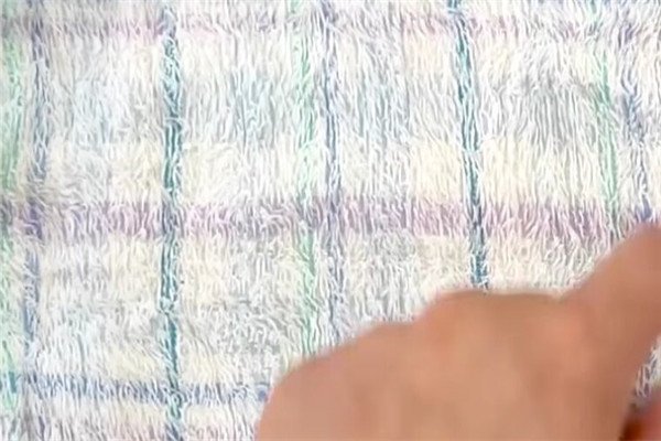 毛巾变黄的原因
