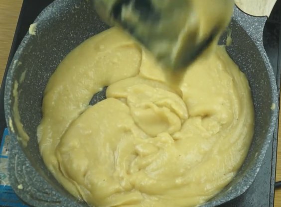 月饼里的莲蓉是什么?怎么做的?