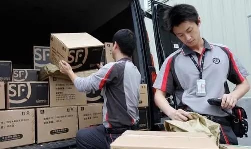 顺丰快递员工资一般是多少钱一个月啊？