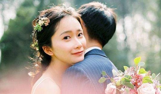 男人困难时会向心爱的女人借钱吗