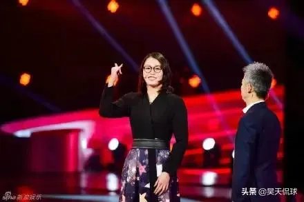 傅园慧世锦赛颗粒无收,被指心在综艺身在泳池会好吗?傅爸爸又怒怼网友,他这样对吗?