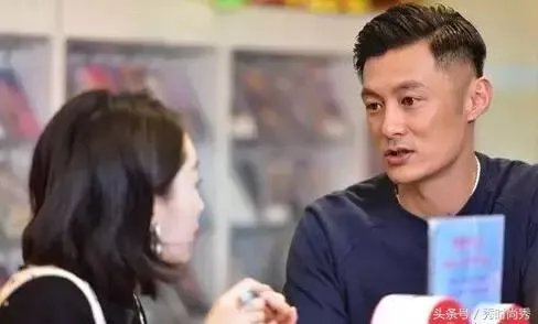 像余文乐这种背头适合什么脸型,怎么弄?