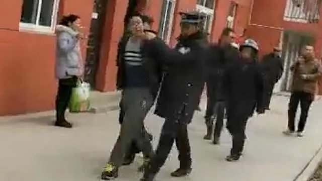 俄一学生袭击学校,还有过哪些学生做出过激行为?