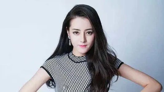 你觉得素颜最美的女明星是谁？