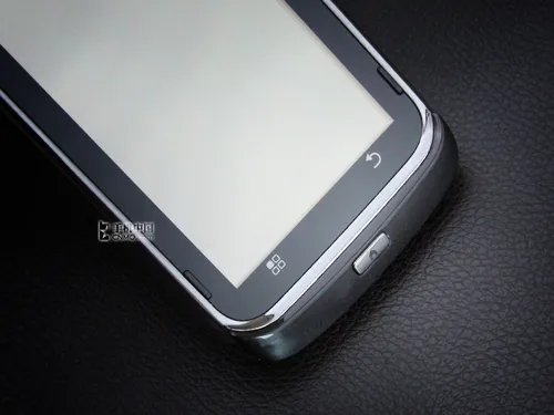 双屏触控最强OPhone 摩托罗拉MT810评测