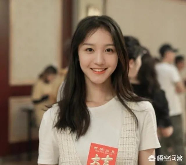 前芒果TV签约演员刘露道歉后再发长文,称媒体报道不符,网友纷纷怒斥,你怎么看?